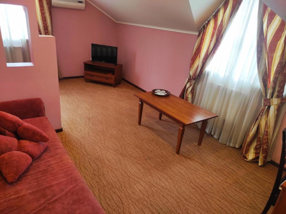 Готель Преміум Lviv Extérieur photo